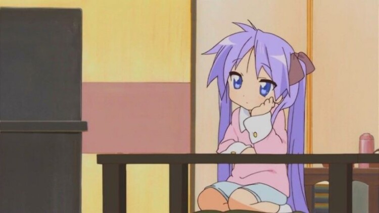 kagami hiiragi lucky star watching tv